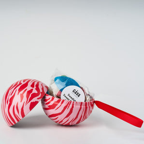 Gåva Gifting Pink and Red Tiger Print Christmas Filled Baubles