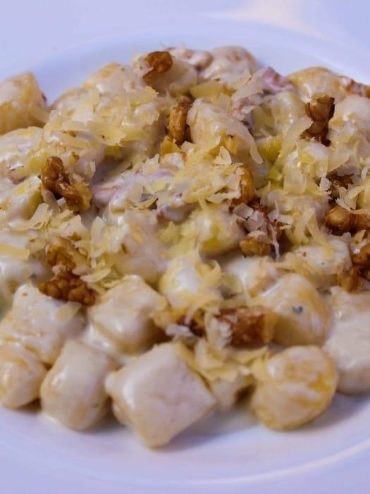 Gnocchi with Gorgonzola and Walnuts Recipe Kit Serves 4 Created by Chef Enzo Neri - Chefs For Foodies